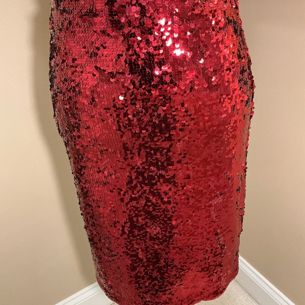 ALICE AND OLIVIA
NEW WITH TAGS
RED SEQUIN STRAIGHT OR PENCIL SKIRT